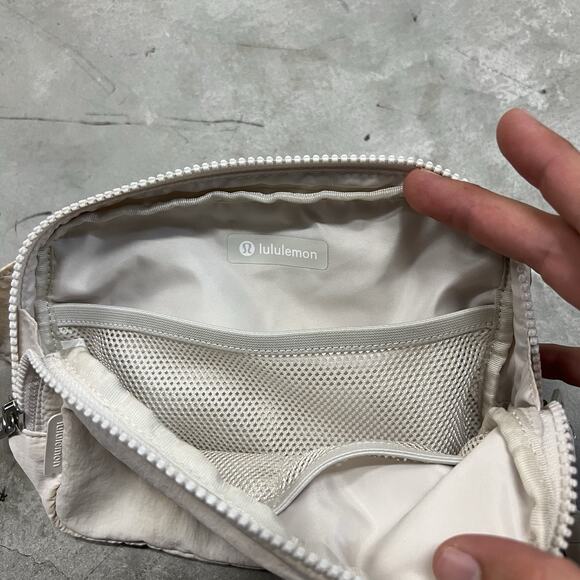 Lululemon LU9BG8S Women's One Size Beige Everywhere Belt Bag (92) - Picture 7 of 9